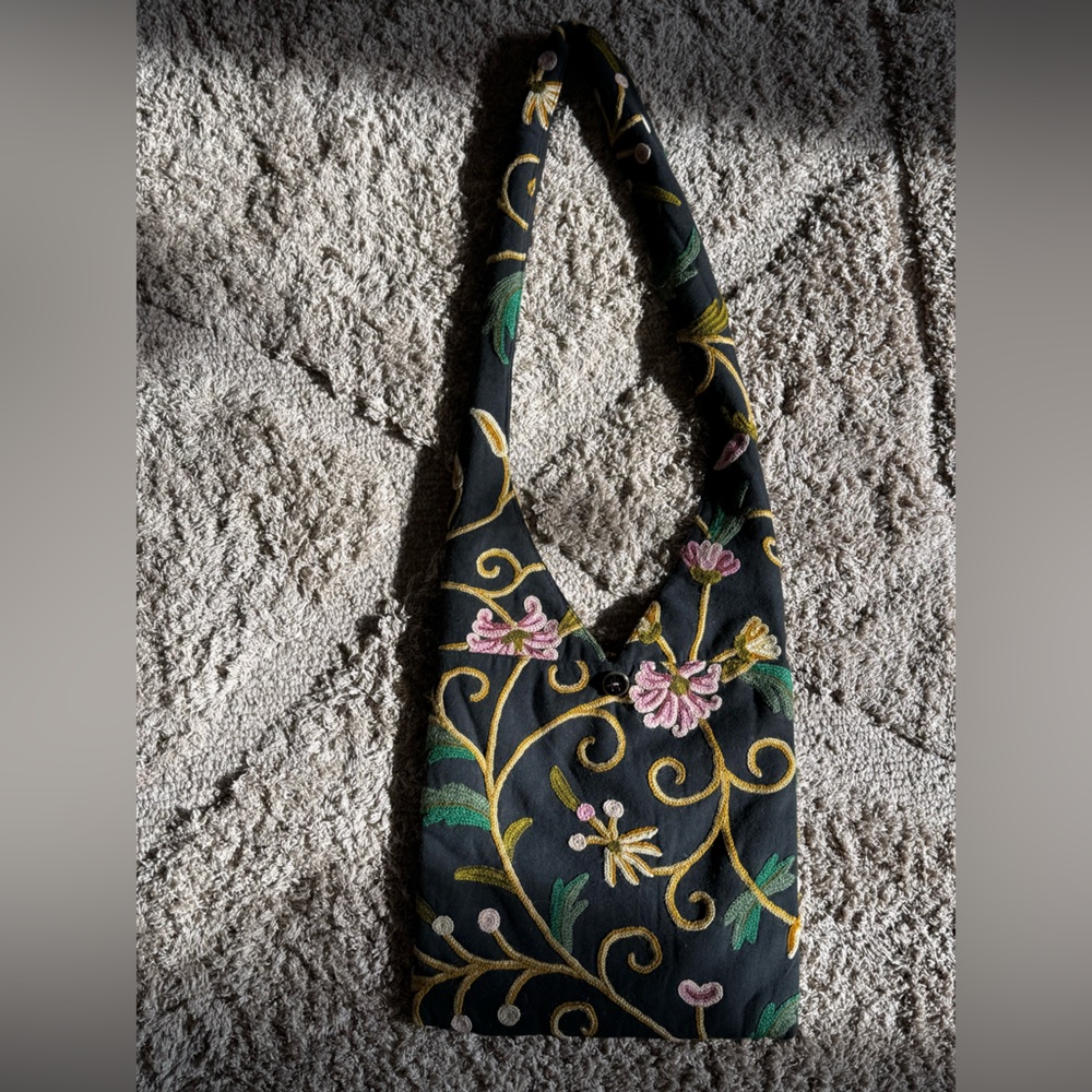 Floral Embroidered Black Shoulder Bag with Magnetic Clasp